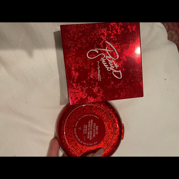MAC x Patrick Starrr Baby It’s Gold Outside Mineralize Skinfinish BNIB LE - Picture 2 of 3